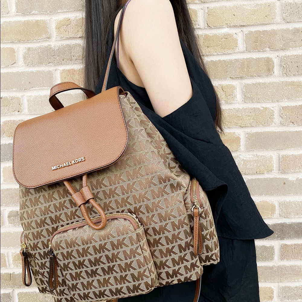 Gaby’sBags🍀Michael Kors Backpack - Picture 3 of 4